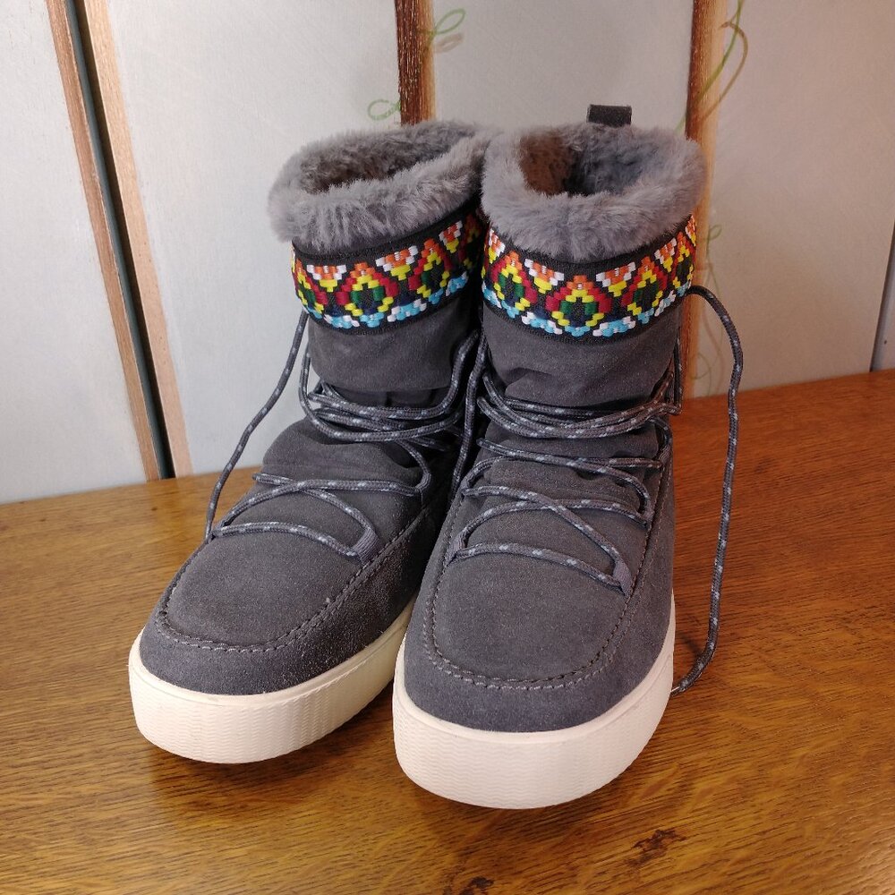 Toms Suede and Faux Fur Ankle Boots Size 10